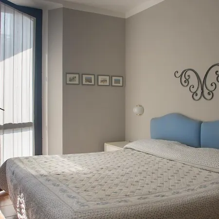 Mel Hotel