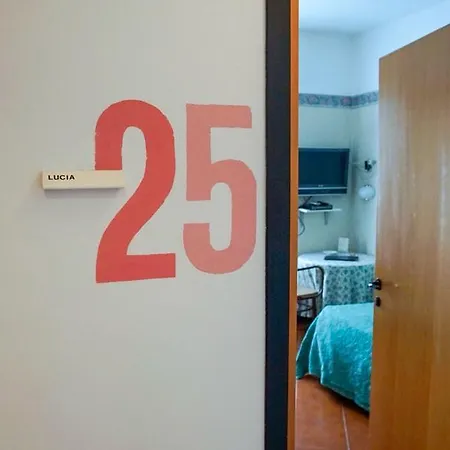 Mel 酒店 卡洛泽科泰