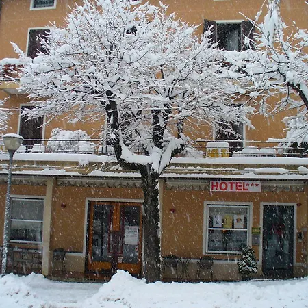 Mel Hotel