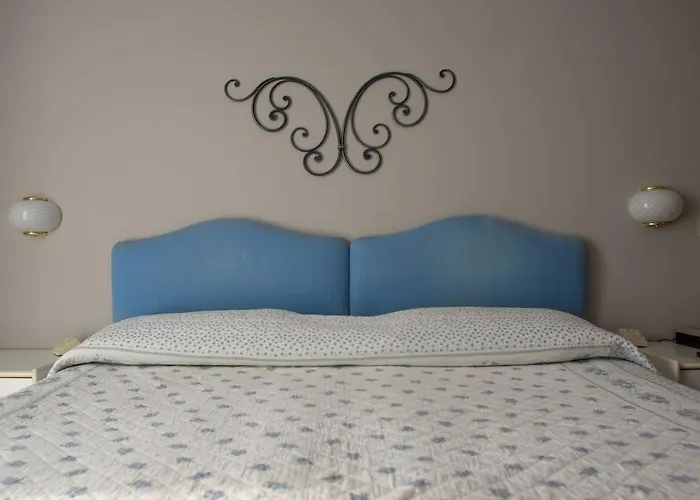 Hotel Mel 3*