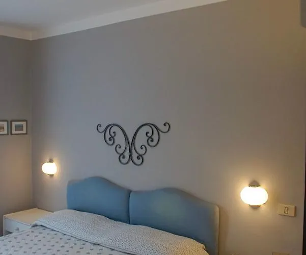 Mel Hotel