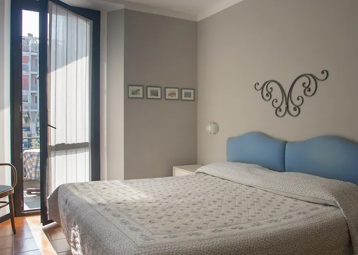 Mel Hotel